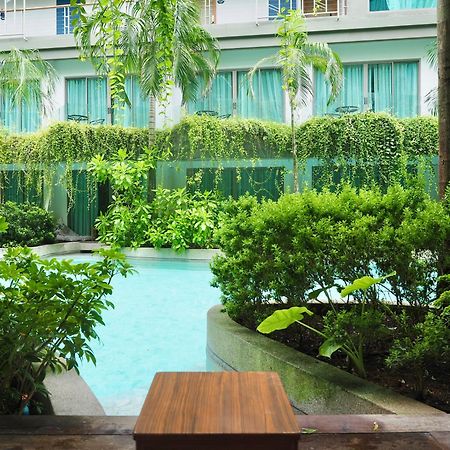 攀瓦布里海滨度假村【SHA Extra Plus】 攀瓦海滩 外观 照片 The swimming pool at the hotel
